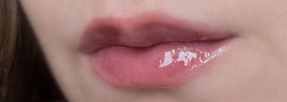 Я жертва маркетинга. Clarins Eclat Minute Instant Light Lip Comfort Oil 02 Raspberry