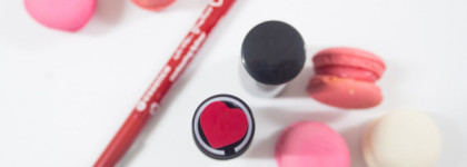 Красный набор для губ от Essence We Are