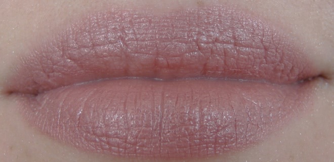 Полезная в хозяйстве Chanel Rouge Allure #88 Evanescente