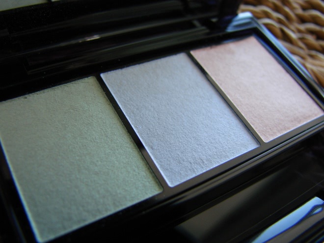 Нежные тени Shiseido Luminizing Satin Eye Color Trio BL 215