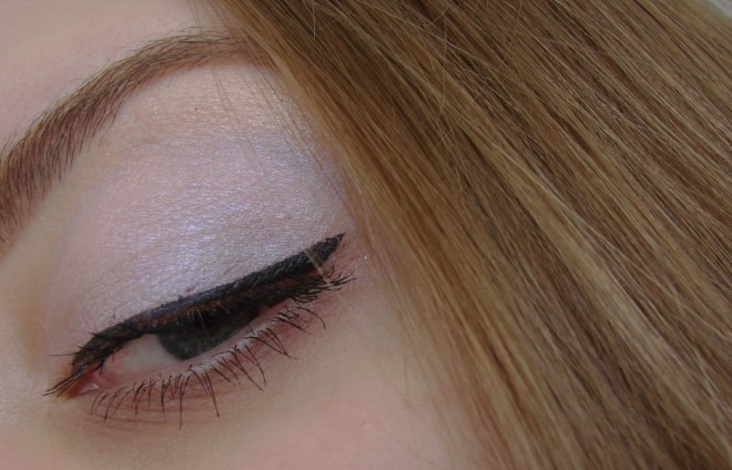 Нежные тени Shiseido Luminizing Satin Eye Color Trio BL 215