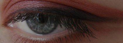 Yves Rocher Intense Kajal 100% Color в оттенке Розовый Коралл