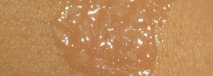 Роза в молоке Guerlain Gloss d'Enfer № 460 Rose Splatch