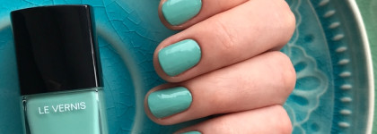 Не "Новая волна" Chanel Le Vernis Longwear Nail Colour #590 Verde Pastello