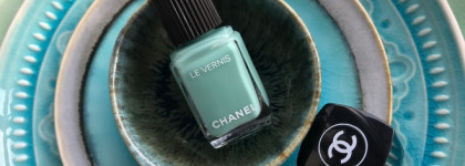 Не "Новая волна" Chanel Le Vernis Longwear Nail Colour #590 Verde Pastello