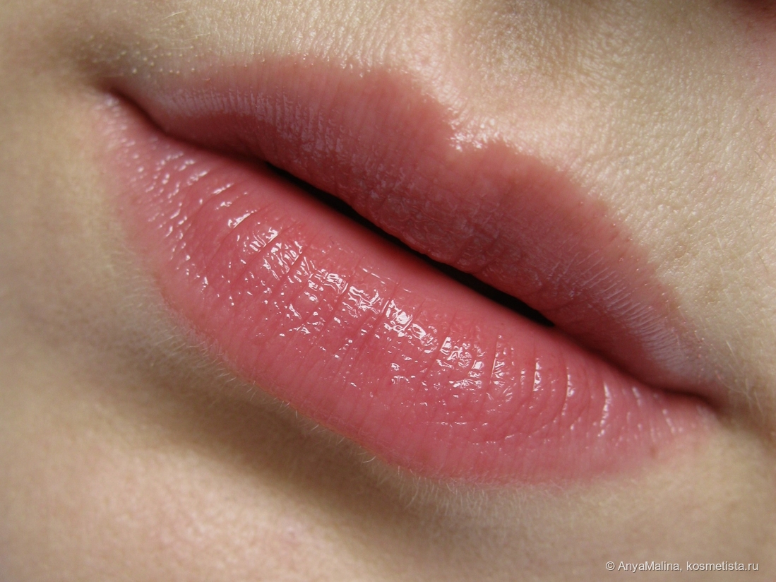 Губы на второй день использования Dior Addict Lip Glow, видно увлажнение, бальзам лежит идеально