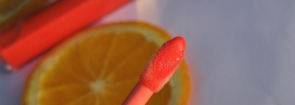 Для любителей рельефа на губах: Chanel Levres Scintillantes Aqua Glossimer #604 Sirocco