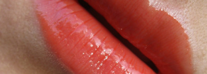 Для любителей рельефа на губах: Chanel Levres Scintillantes Aqua Glossimer #604 Sirocco