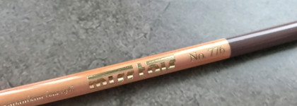 Один в поле воин? Трендовый серо-коричневый Instagram карандаш в стиле 90-х Miss Tais #776 Молочное Какао