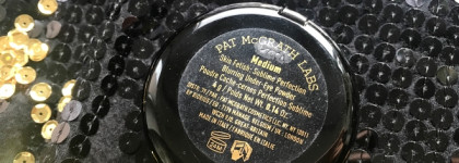 Такой Пэт лучше остаться за океаном. Пудра под глаза Pat Mcgrath Labs Skin Fetish: Sublime Perfection Blurring в оттенке Medium