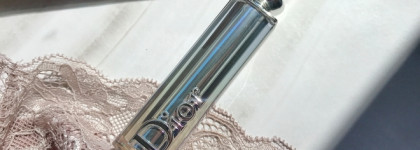 Сияющая бальзамная помада с гелевой сердцевиной Dior Addict Lipstick #411 Nude Chill