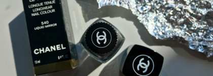 Дешевенький серый металлик: Chanel Le Vernis 540 Liquid Mirror