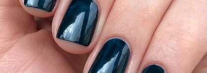 Иссиня-чёрный ароматизированный лак Guerlain La Petite Robe Noire Nail 004 Jagua INK