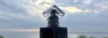 Иссиня-чёрный ароматизированный лак Guerlain La Petite Robe Noire Nail 004 Jagua INK