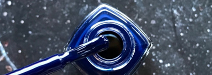 Стиль и немецкое качество: лак для ногтей Artdeco Art Couture Nail Lacquer #855 Ink Blue