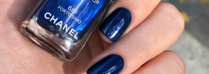 Изумительный сапфир: Chanel Le Vernis Nail Colour #681 Fortissimo