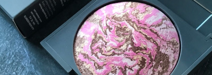Не розовые розы: сияющие компактные запечённые румяна Alix Avien baked blush #102 Dirty Rose