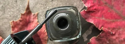 Грязь с изюминкой: уютный лак Chanel Le Vernis Nail Colour #563 Vertigo