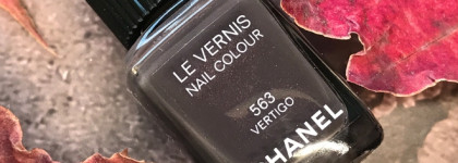 Грязь с изюминкой: уютный лак Chanel Le Vernis Nail Colour #563 Vertigo