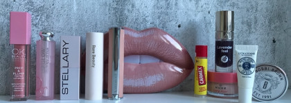 Зимний уход за губами: подборка бальзамов с цветом и без