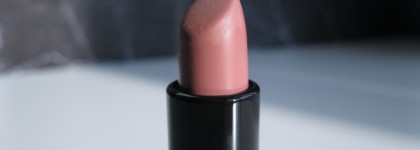 Три холодные нюдовые матовые помады, которые не сложно купить