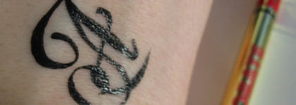 Очень тонкая подводка с кисточкой Vivienne Sabo Acrobate Eyeliner: хорошее враг лучшего