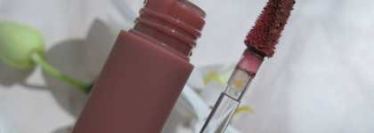 Свои губы ещё лучше: пудровая матовая нюдовая помада Rare Beauty Matte Lip Cream Courage