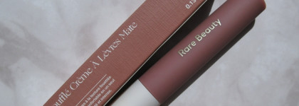 Свои губы ещё лучше: пудровая матовая нюдовая помада Rare Beauty Matte Lip Cream Courage