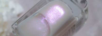 Нежный нюдовый лак Catrice More Than Nude Nail Polish 16 Hopelessly Romantic: образцовый розовый жемчуг