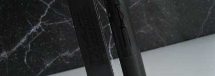 Опять перец! Черный бальзам для губ MAC Cosmetics Squirt Plumping Gloss Stick оттенок Jet #98