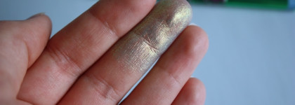 Новинка Beauty Bomb UFO карандаш дуохром 03 Wait A Minute: мельчайший глиттер сложного оттенка