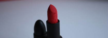 Ужасный красный: провокационная матовая помада Jeffree Star Velvet Trap Lipstick Best Hair