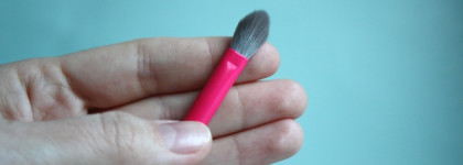 Фавориты By GEV MUA Ne blednaya: кисти Lil Bi для консилера и Kitty для теней