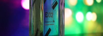 Голый король Геза Шён? Аромат, молекула, праздник - Escentric 02 Escentric Molecules