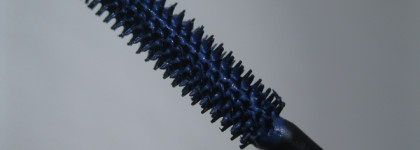 Синяя тушь Sergey Naumov Suprematic False Lashes Mascara # 0041 Dark Blue Comedy: дневной и вечерний макияж