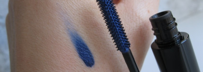 Синяя тушь Sergey Naumov Suprematic False Lashes Mascara # 0041 Dark Blue Comedy: дневной и вечерний макияж