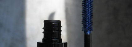 Синяя тушь Sergey Naumov Suprematic False Lashes Mascara # 0041 Dark Blue Comedy: дневной и вечерний макияж
