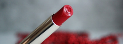 Лучшая бюджетная красная матовая помада: L'Oreal Color Riche Intense Volume Matte 346 Le Rouge Determination