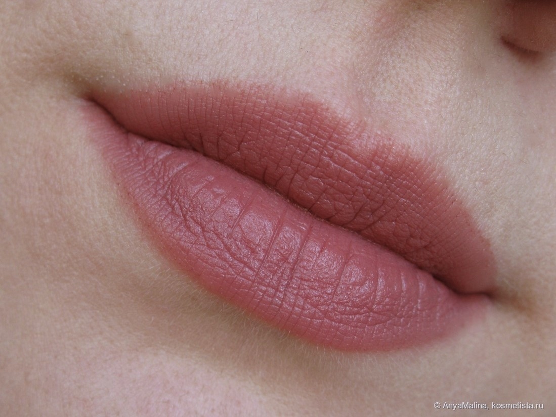 Chanel Rouge Allure Velvet Luminous Matte Lip Colour #62 Libre