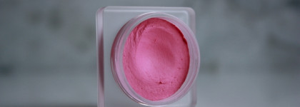 Shik Crimson Blush Delphinium: яркие румяна суфле, в которые можно влюбиться