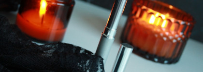 Хайповее некуда: от Тиктока до Парижа, как из каждого утюга лезет помада бальзам Clinique Almost Lipstick Black Honey