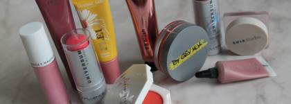 Лучшие кремовые румяна в 2024: бюджетные и не очень