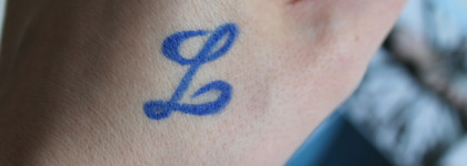 Безупречный нескромный синий кайал: стойкий гелевый карандаш Vivienne Sabo Liner Virtuose 04