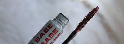 Бордовая тушь, за которой я гонялась Rad All That Juice Mascara 001 Oxblood: почему можно простить недостатки