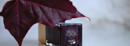 Закат легенды: темно-бордовый лак YSL La Laque Couture # 7 Prune Minimale