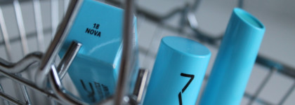 Самая необычная в этом году: голубая помада-бальзам с перцем MAC Squirt Plumping Gloss Stick 18 Nova