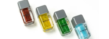 Голубой блеск для губ Ne Blednaya By Gev MUA в оттенке House Of Ravens: немного недо