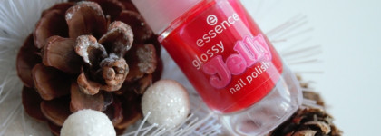 Красный, значит новогодний: лак-стекло или желе Essence Glossy Jelly Nail Polish 03 Sugar High