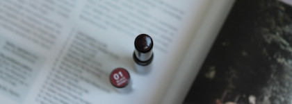 Очередной аналог Clinique Black Honey: Influence Beauty Petroleum Lip Balm 01 Black Money - горшочек, не вари