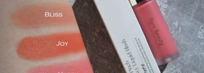 Надежда умирает последней: жидкие кремовые румяна Rare Beauty Soft Pinch Liquid Blush в оттенке Hope